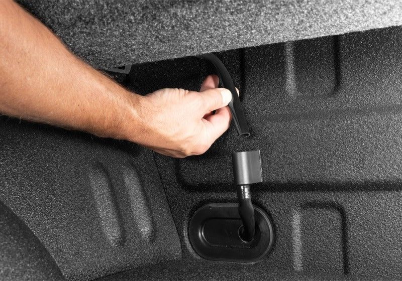 Retrax 21-26 Ford F-150 SuperCrew/SuperCab 5.5ft Bed & F-150 Lightning RetraxPRO EZ-Off FRC-4000