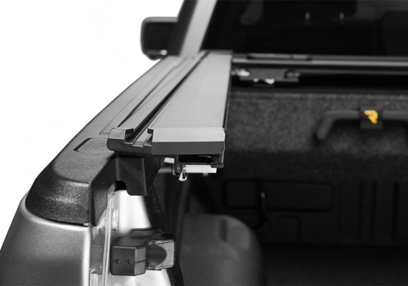 RealTruck 07-21 Toyota Tundra CrewMax 5.5ft w/Deck Rail Sys (No Bed Box) RetraxPRO EZ-Off FRC-4000